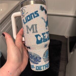 Sparkling Blue and White Drinkware